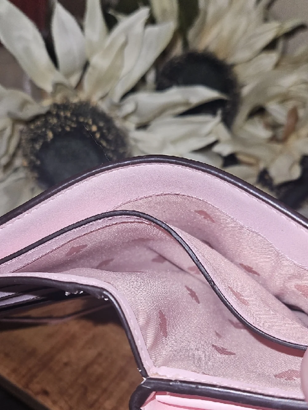 kate spade Pink Pineapple Print Compact Wallet - Picture 4 of 8